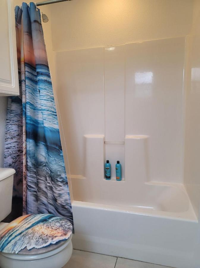 Entire Guesthouse 5 Mins To Siesta Key & Downtown Sarasota Extérieur photo